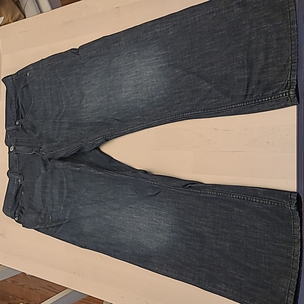 LIKE NEW Levi's 559 Relaxed Straight Medium Wash Mens Jeans - Picture 4 of 14
